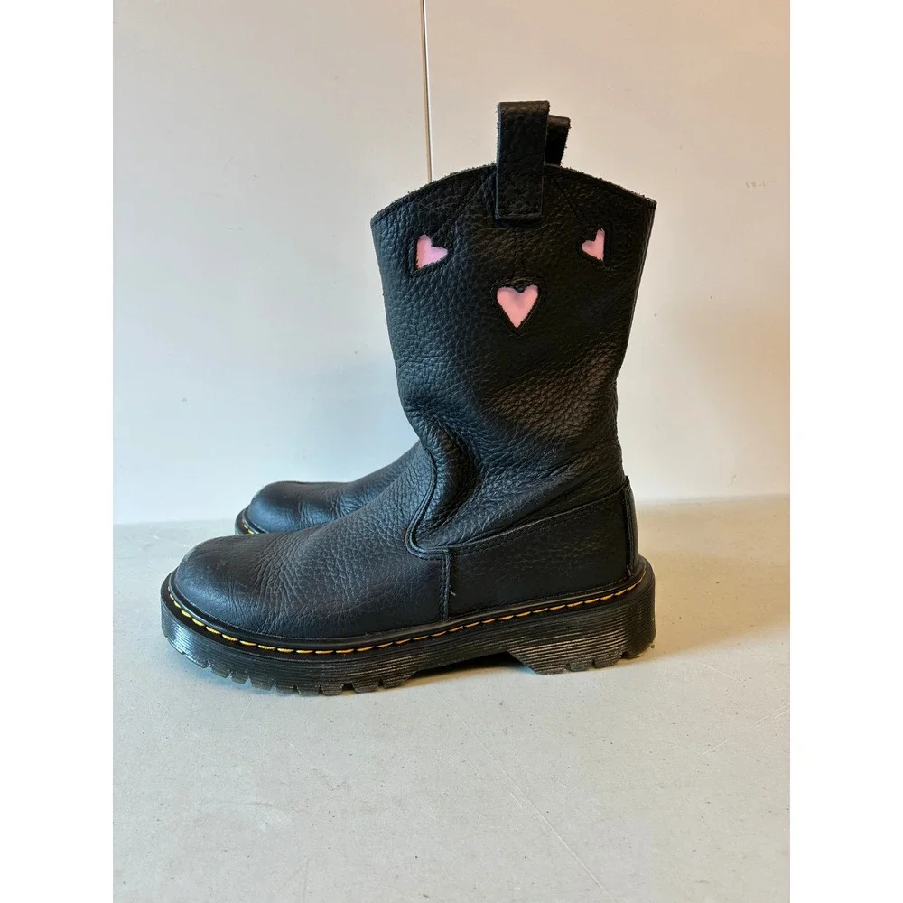 Dr. Martens Kids Bex Heart P-O Boot J Black Leather Pink Hearts Size 3 US 2 UK